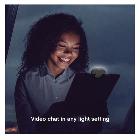 ON AIR Mini Mobile Heart Halo Light - Compact Ring Light with Full RGB Selfie - Picture 4 of 9